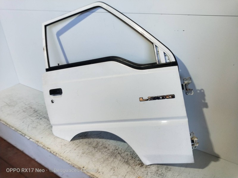 Recambio de puerta delantera derecha para mitsubishi l 300 (p00) combi referencia OEM IAM  5P 