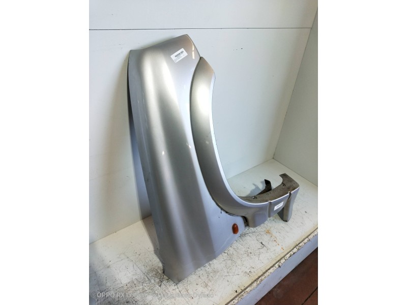 Recambio de aleta delantera derecha para mitsubishi l 300 (p00) combi referencia OEM IAM   