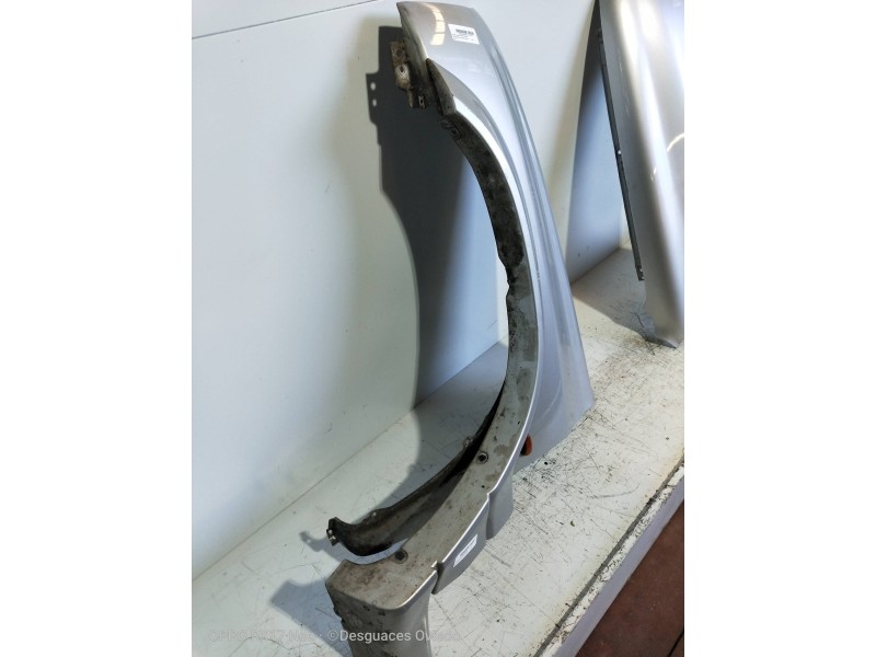 Recambio de aleta delantera izquierda para mitsubishi l 300 (p00) combi referencia OEM IAM   