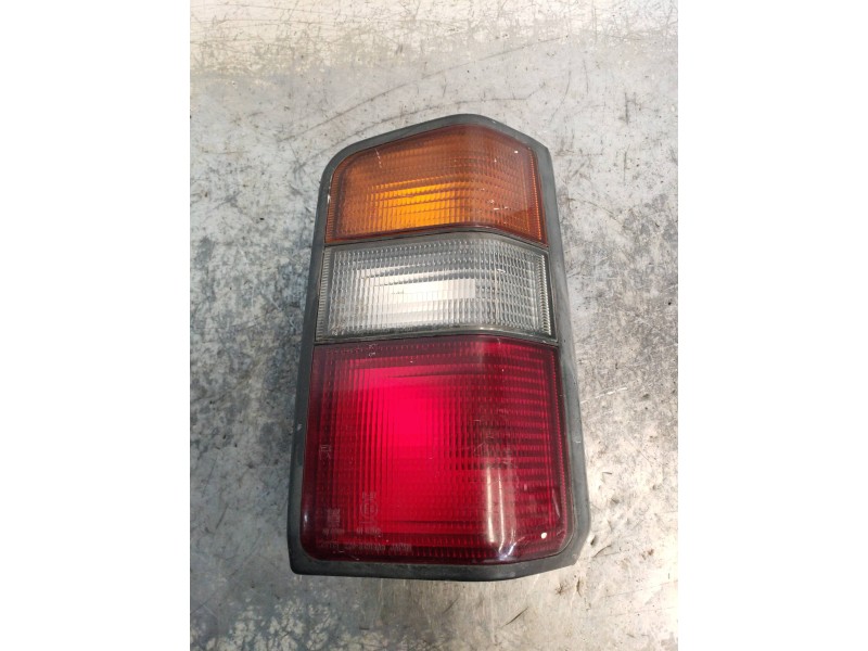 Recambio de piloto trasero derecho para mitsubishi l 300 (p00) combi referencia OEM IAM   