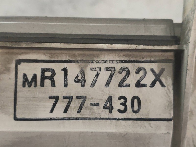 Recambio de cuadro instrumentos para mitsubishi l 300 (p00) combi referencia OEM IAM MR147722X 777430 