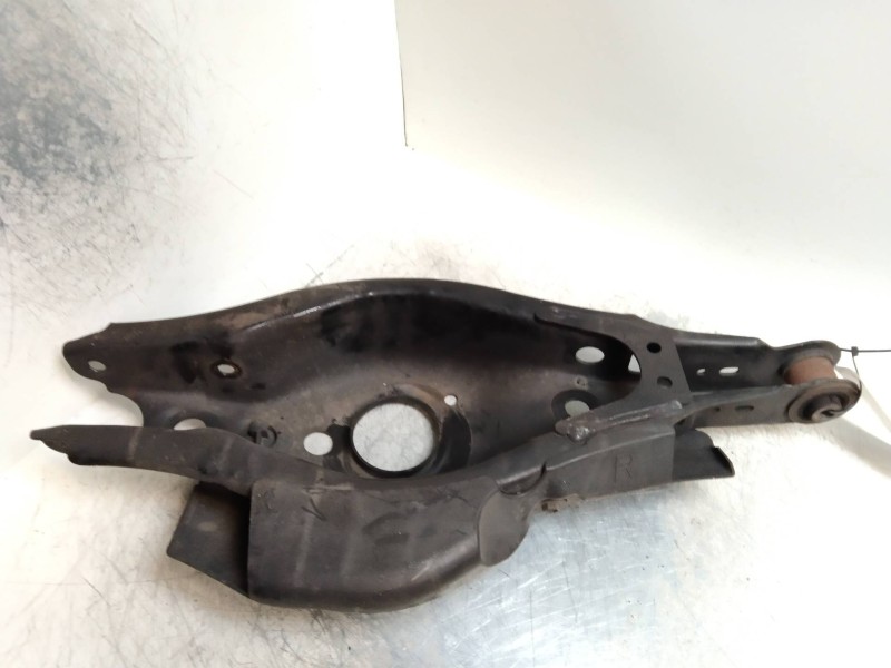 Recambio de brazo suspension inferior trasero derecho para lexus ct 200h referencia OEM IAM   