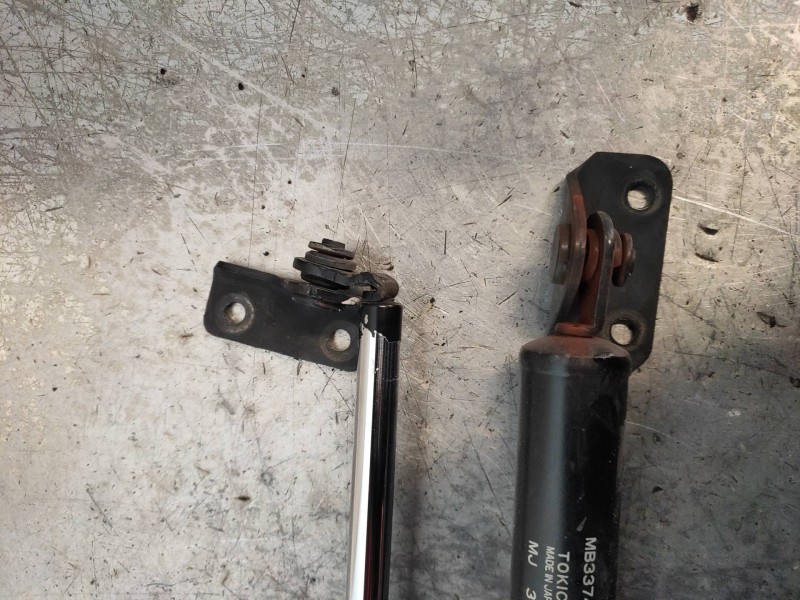 Recambio de amortiguadores maletero / porton para mitsubishi l 300 (p00) combi referencia OEM IAM   