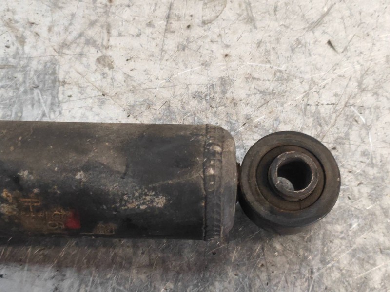 Recambio de amortiguador delantero izquierdo para mitsubishi l 300 (p00) combi referencia OEM IAM MB430195  