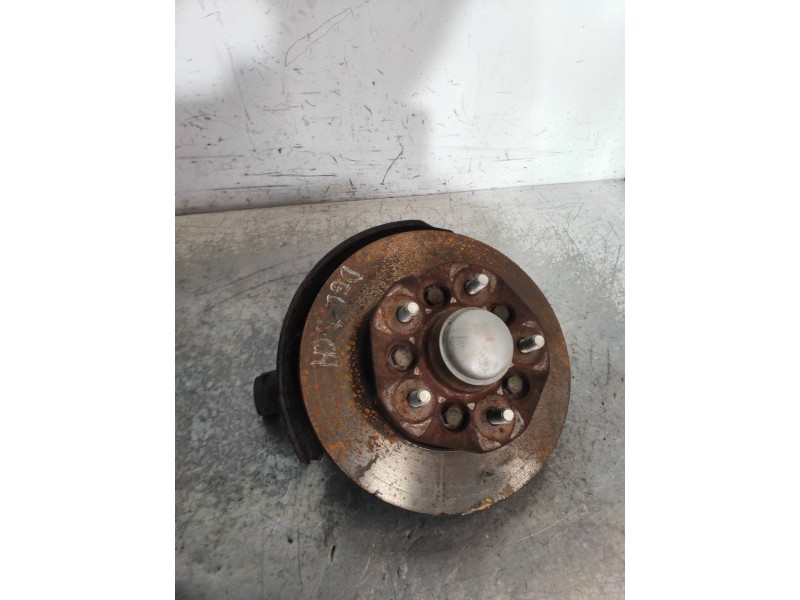 Recambio de mangueta delantera derecha para mitsubishi l 300 (p00) combi referencia OEM IAM   