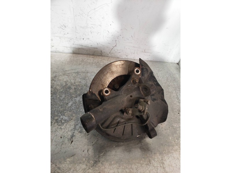 Recambio de mangueta delantera derecha para mitsubishi l 300 (p00) combi referencia OEM IAM   