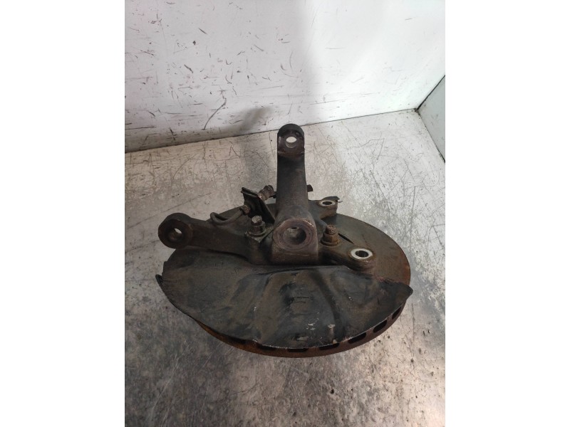 Recambio de mangueta delantera derecha para mitsubishi l 300 (p00) combi referencia OEM IAM   