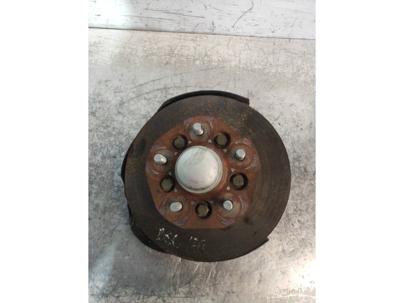 Recambio de mangueta delantera izquierda para mitsubishi l 300 (p00) combi referencia OEM IAM   