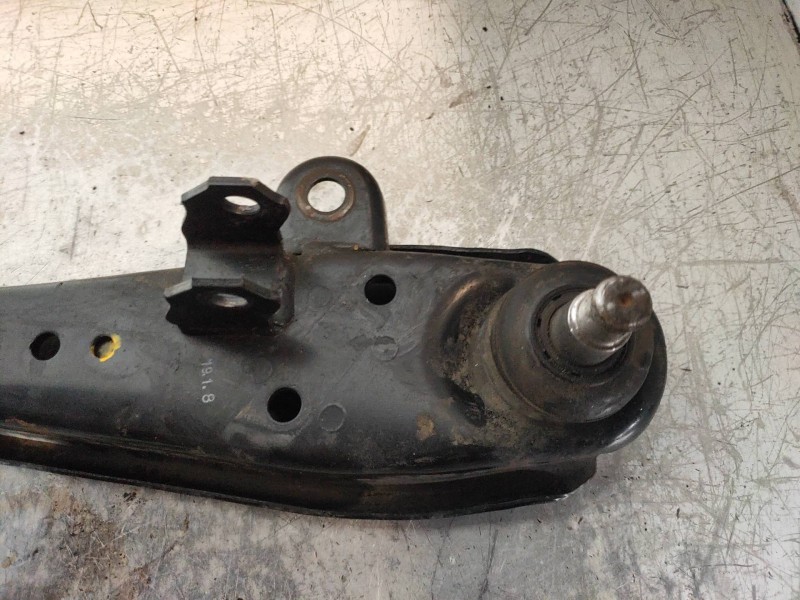 Recambio de brazo suspension inferior delantero derecho para mitsubishi l 300 (p00) combi referencia OEM IAM   