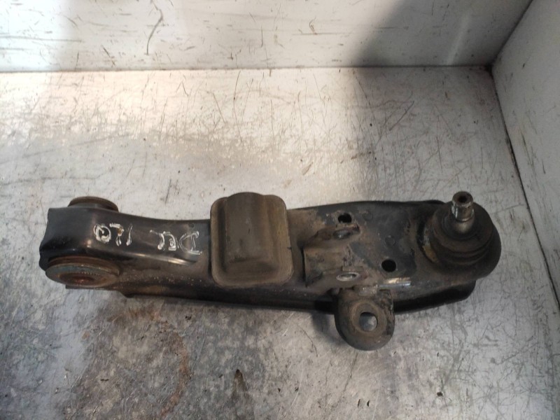 Recambio de brazo suspension inferior delantero izquierdo para mitsubishi l 300 (p00) combi referencia OEM IAM   
