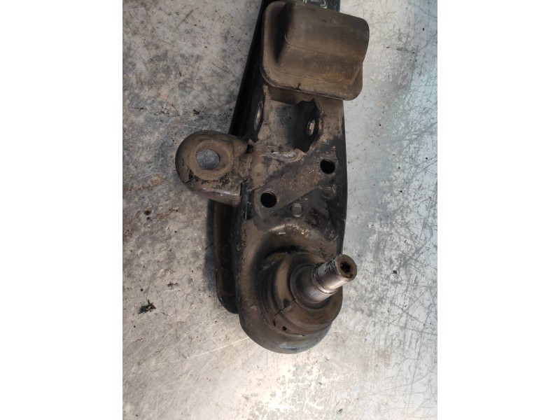 Recambio de brazo suspension inferior delantero izquierdo para mitsubishi l 300 (p00) combi referencia OEM IAM   