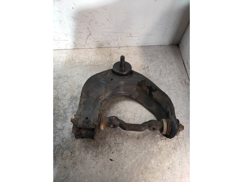 Recambio de brazo suspension superior delantero derecho para mitsubishi l 300 (p00) combi referencia OEM IAM   