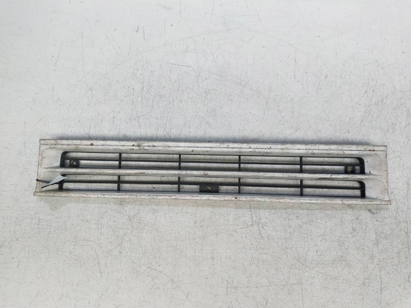 Recambio de rejilla delantera para isuzu van midi 2.2 diesel referencia OEM IAM   