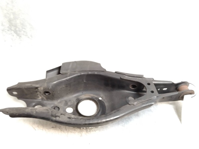 Recambio de brazo suspension inferior trasero izquierdo para lexus ct 200h referencia OEM IAM   