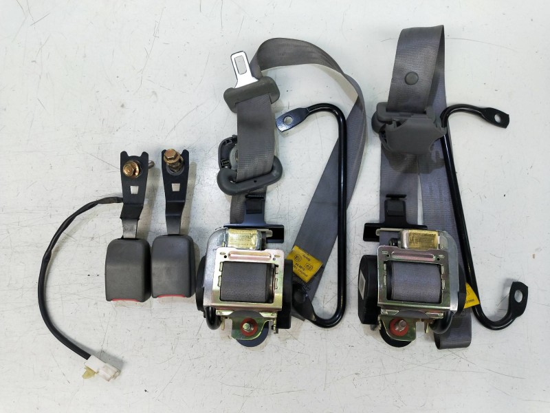 Recambio de juego cinturones delantero para hyundai accent (lc) 1.3 cat referencia OEM IAM   3P