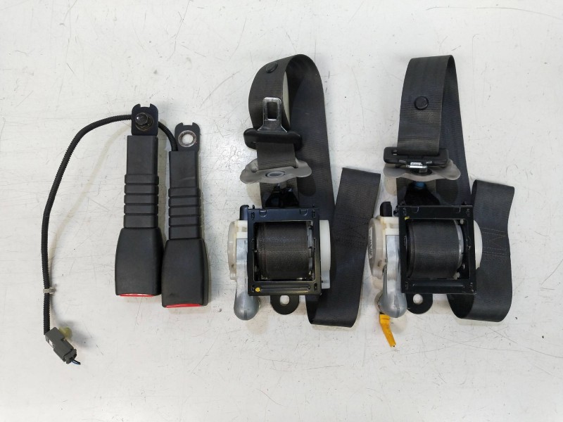 Recambio de juego cinturones delantero para hyundai accent (mc) 1.5 crdi cat referencia OEM IAM   3P