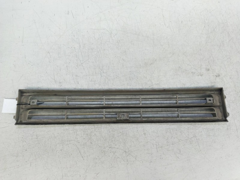 Recambio de rejilla delantera para isuzu van midi 2.2 diesel referencia OEM IAM   