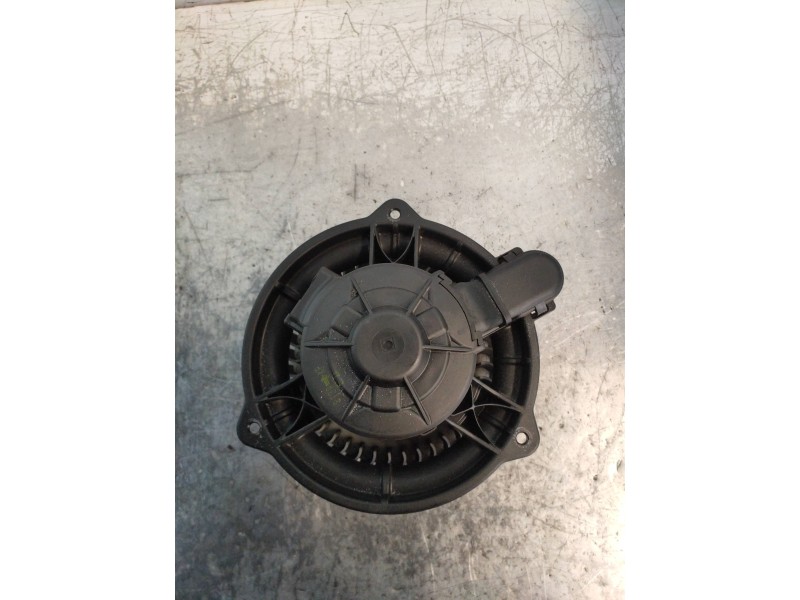 Recambio de motor calefaccion para hyundai i30 1.6 crdi cat referencia OEM IAM   