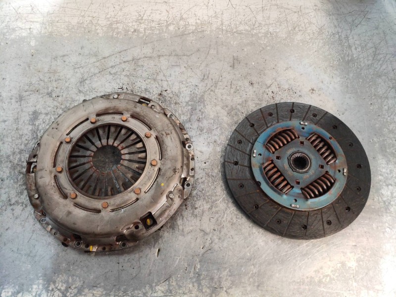 Recambio de kit embrague para hyundai i30 1.6 crdi cat referencia OEM IAM   