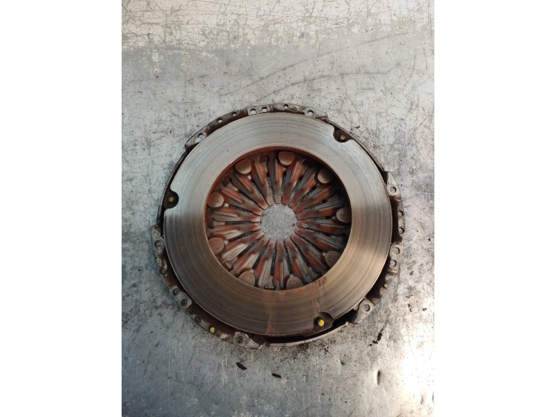 Recambio de kit embrague para hyundai i30 1.6 crdi cat referencia OEM IAM   