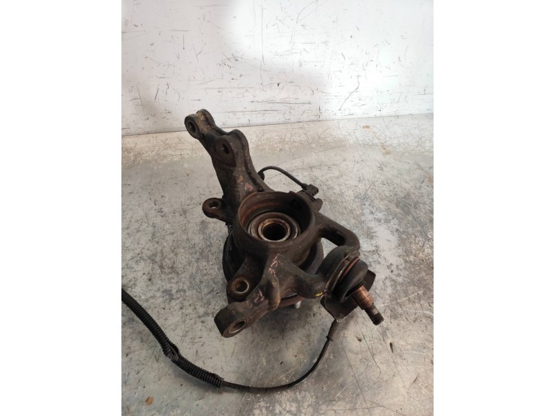 Recambio de mangueta delantera izquierda para hyundai i30 1.6 crdi cat referencia OEM IAM   