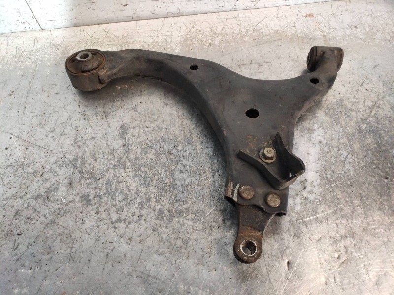 Recambio de brazo suspension inferior delantero izquierdo para hyundai i30 1.6 crdi cat referencia OEM IAM 545002R000  