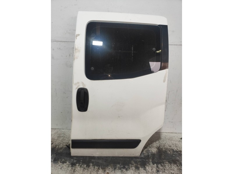 Recambio de puerta trasera izquierda para fiat fiorino básico referencia OEM IAM   