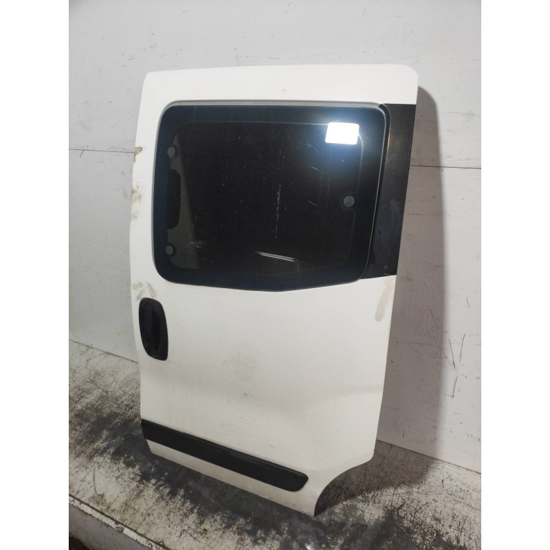 Recambio de puerta trasera izquierda para fiat fiorino básico referencia OEM IAM   