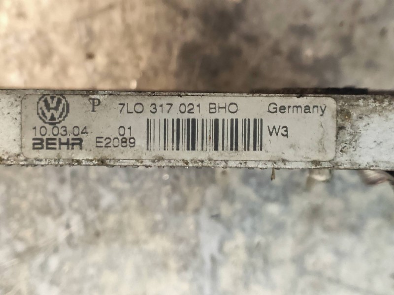 Recambio de radiador aceite para volkswagen touareg (7la) tdi r5 referencia OEM IAM 7L6422885B  