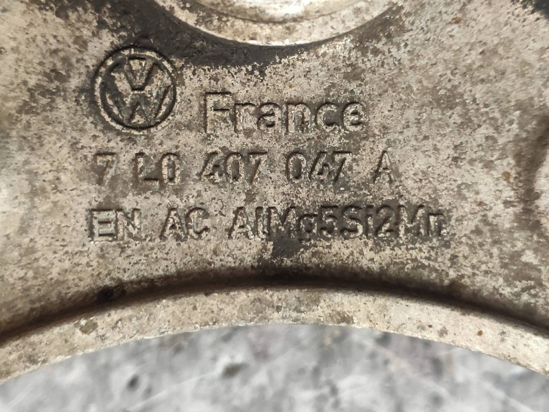 Recambio de brazo suspension inferior trasero izquierdo para volkswagen touareg (7la) tdi r5 referencia OEM IAM 7L0407047A  