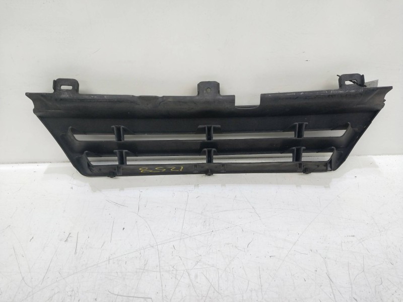 Recambio de rejilla delantera para opel omega 2.0 referencia OEM IAM   