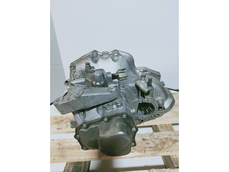 Recambio de caja cambios para opel astra g berlina club referencia OEM IAM F17W355 A13601 