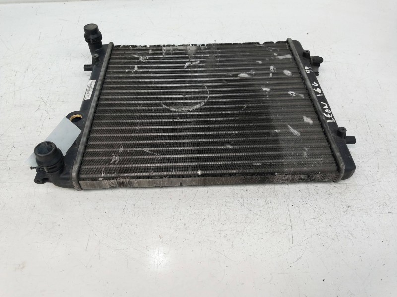 Recambio de radiador agua para seat leon (1m1) 1.6 referencia OEM IAM 1J0121253G  