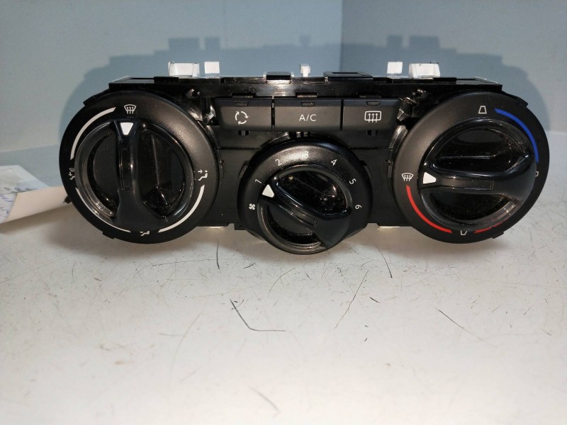 Recambio de mando calefaccion / aire acondicionado para peugeot 208 style referencia OEM IAM 9819611577 T77304B E1178373