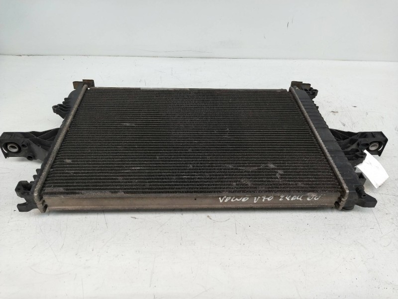 Recambio de radiador agua para volvo v70 familiar 2.4 diesel referencia OEM IAM 881045S 05086595 