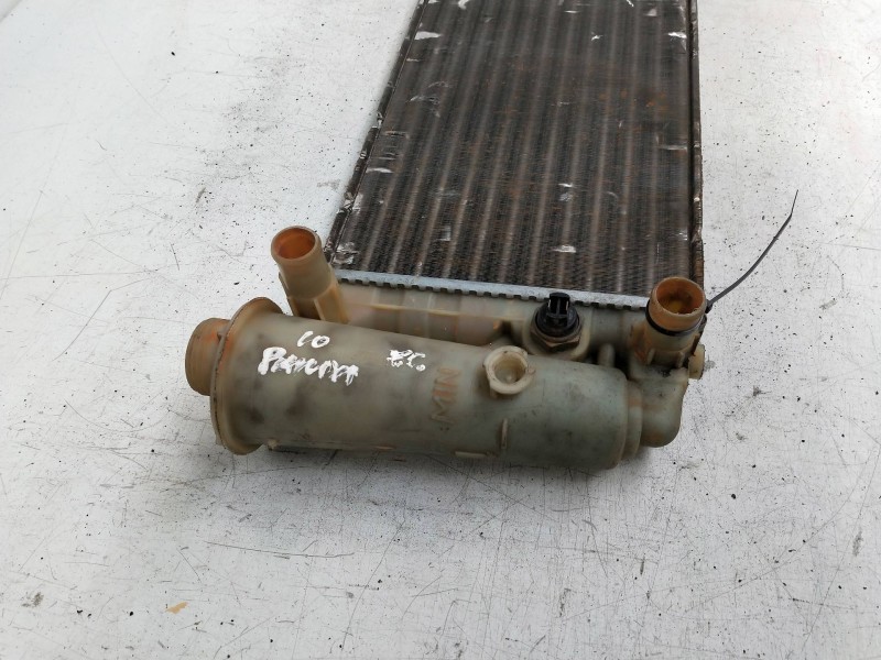 Recambio de radiador agua para fiat panda referencia OEM IAM 597654W0  