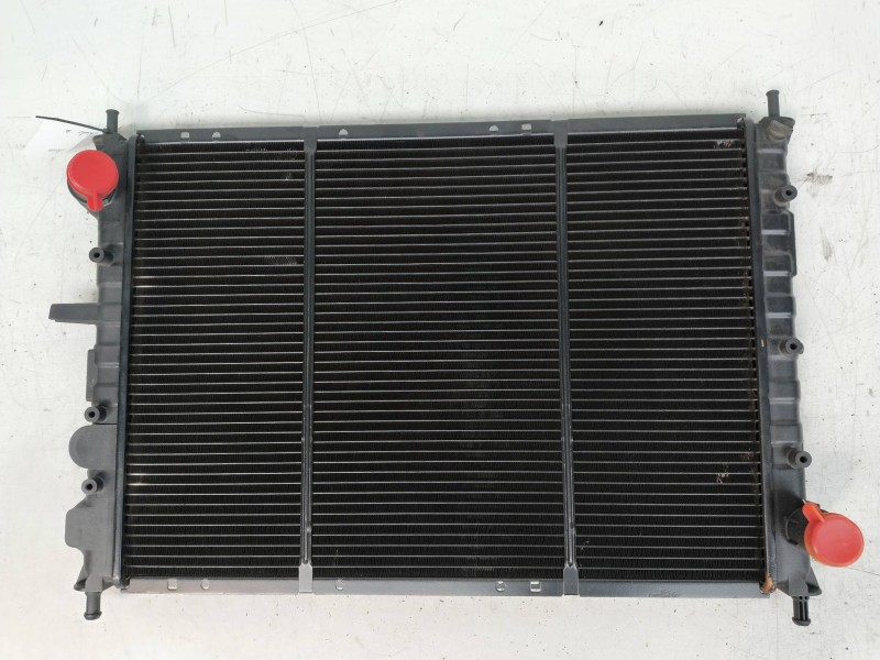 Recambio de radiador agua para fiat bravo (198) 1.9 8v jtd cat referencia OEM IAM 864068L0   Recambio de radiador agua para fiat bravo (198) 1.9 8v jtd cat referencia OEM IAM 864068L0