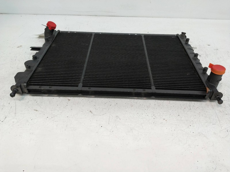 Recambio de radiador agua para fiat bravo (198) 1.9 8v jtd cat referencia OEM IAM 864068L0   Recambio de radiador agua para fiat bravo (198) 1.9 8v jtd cat referencia OEM IAM 864068L0