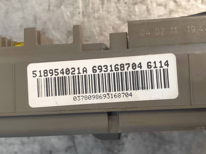 Recambio de caja reles / fusibles para bmw x6 (e71) xdrive40d referencia OEM IAM 518954021A 693168704 