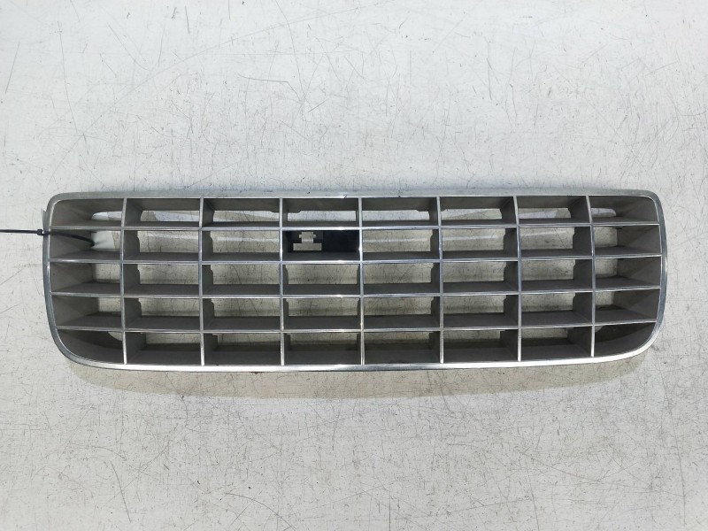 Recambio de rejilla delantera para opel senator b 3.0 cat referencia OEM IAM    Recambio de rejilla delantera para opel senator b 3.0 cat referencia OEM IAM