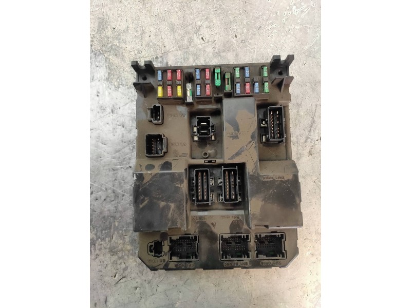 Recambio de caja reles / fusibles para peugeot 307 break / sw (s1) sw referencia OEM IAM 9651197680A 9651196980 BSIJ0400