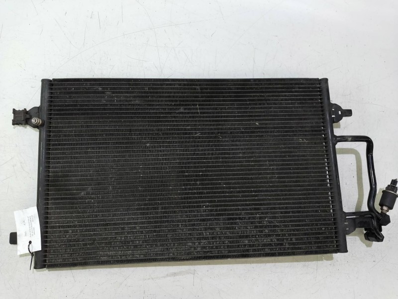Recambio de condensador / radiador aire acondicionado para audi s8 (d2) 4.2 referencia OEM IAM 4D260401A 4825941 4945635