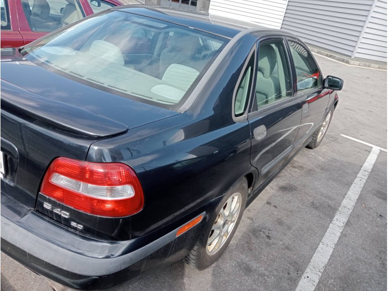 volvo s40 berlina del año 2001
