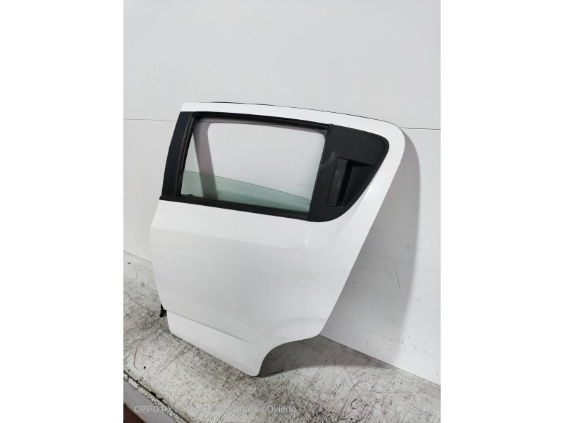 Recambio de puerta trasera izquierda para chevrolet aveo berlina hatchback lt referencia OEM IAM  5P 