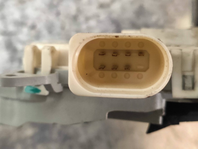 Recambio de motor cierre centralizado delantero izquierdo para audi a4 ber. (b8) básico referencia OEM IAM  JA68J1837015C 