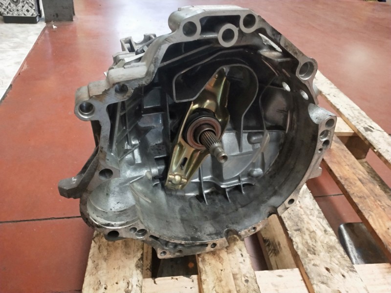Recambio de caja cambios para audi a6 berlina (c4) 2.5 tdi referencia OEM IAM DHT 04126 