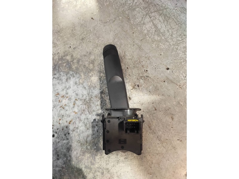 Recambio de mando luces para chevrolet aveo berlina hatchback lt referencia OEM IAM 20962250  