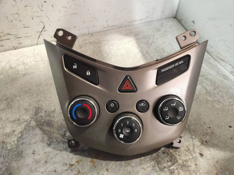 Recambio de mando calefaccion / aire acondicionado para chevrolet aveo berlina hatchback lt referencia OEM IAM 95164452  