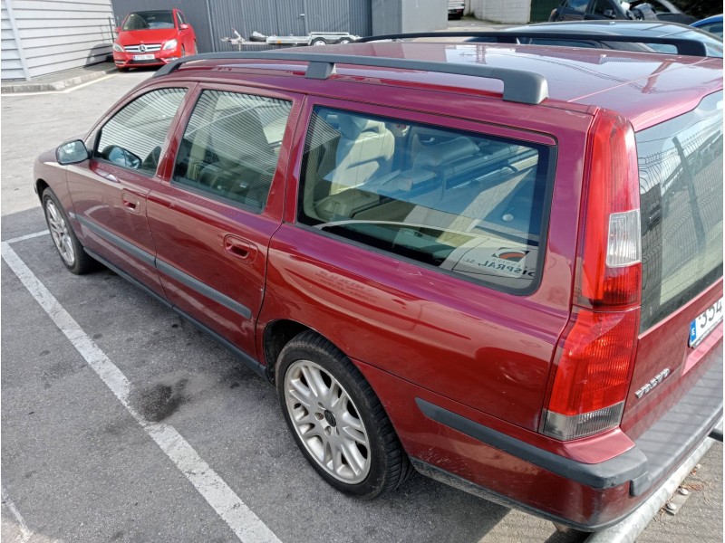 volvo v70 familiar del año 2004