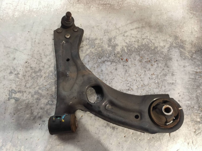 Recambio de brazo suspension inferior delantero derecho para chevrolet aveo berlina hatchback lt referencia OEM IAM   